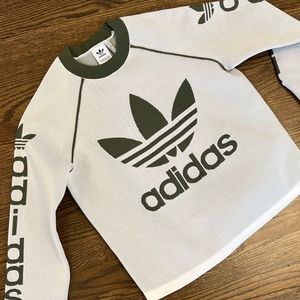 EUC women’s knit adidas crew sweater size XS